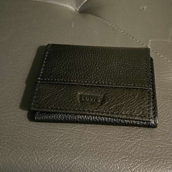 Wallet - Picture 1 of 2